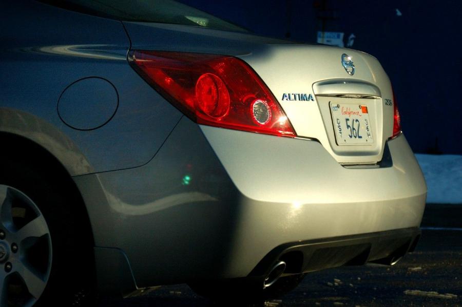  Nissan Altima Coupe 2.5S 2008 года  (фото 34 из 50)